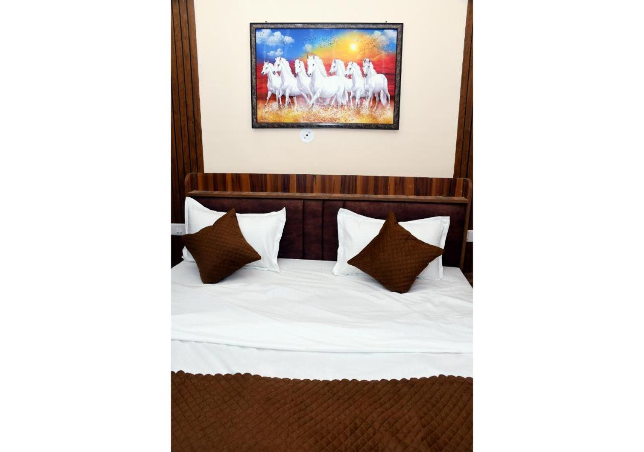 Tirupati Balaji Inn Bageshwar Dham Basāri 外观 照片