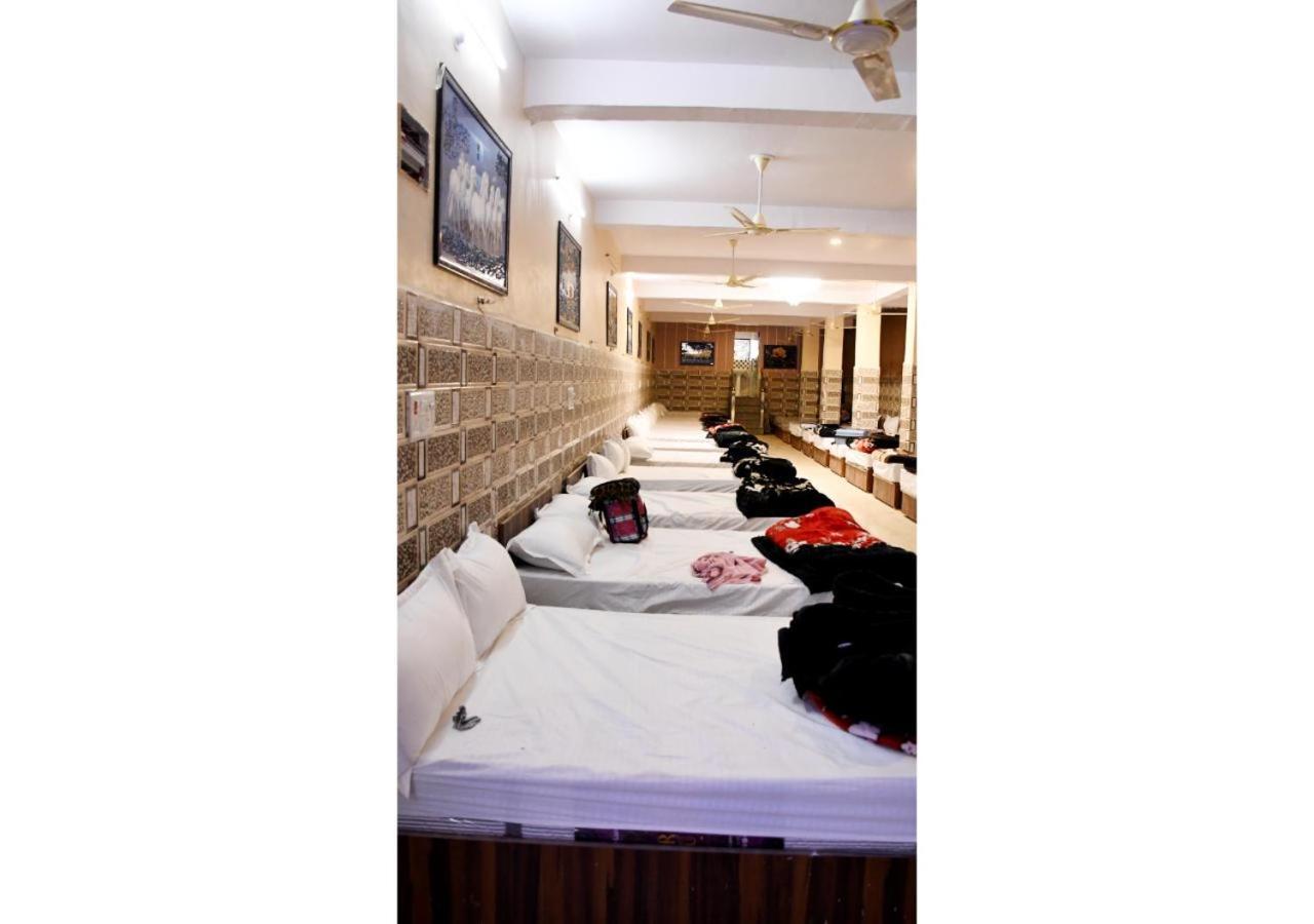 Tirupati Balaji Inn Bageshwar Dham Basāri 外观 照片