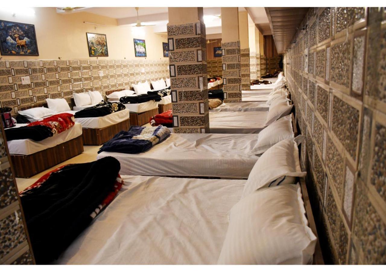 Tirupati Balaji Inn Bageshwar Dham Basāri 外观 照片