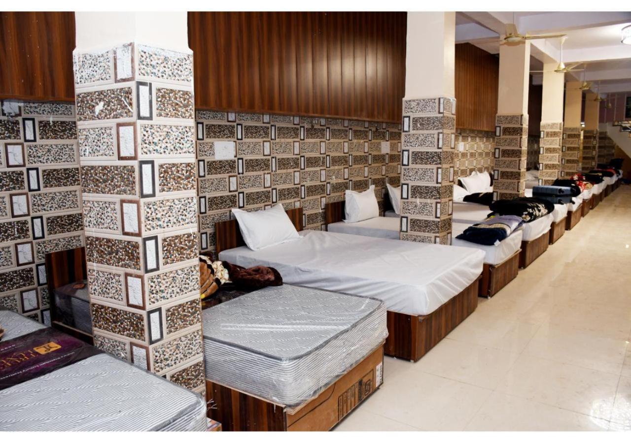 Tirupati Balaji Inn Bageshwar Dham Basāri 外观 照片