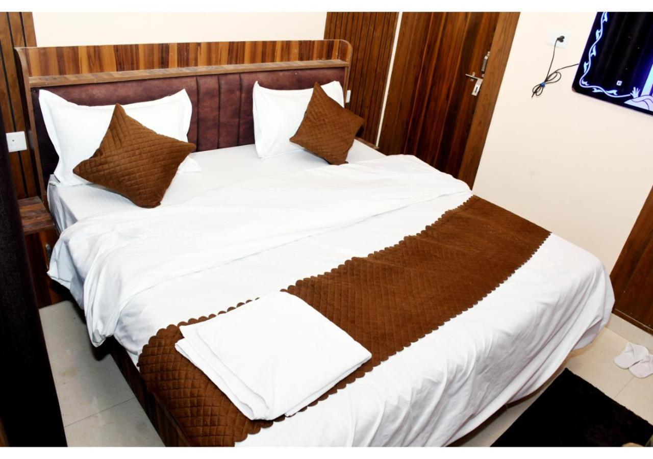 Tirupati Balaji Inn Bageshwar Dham Basāri 外观 照片