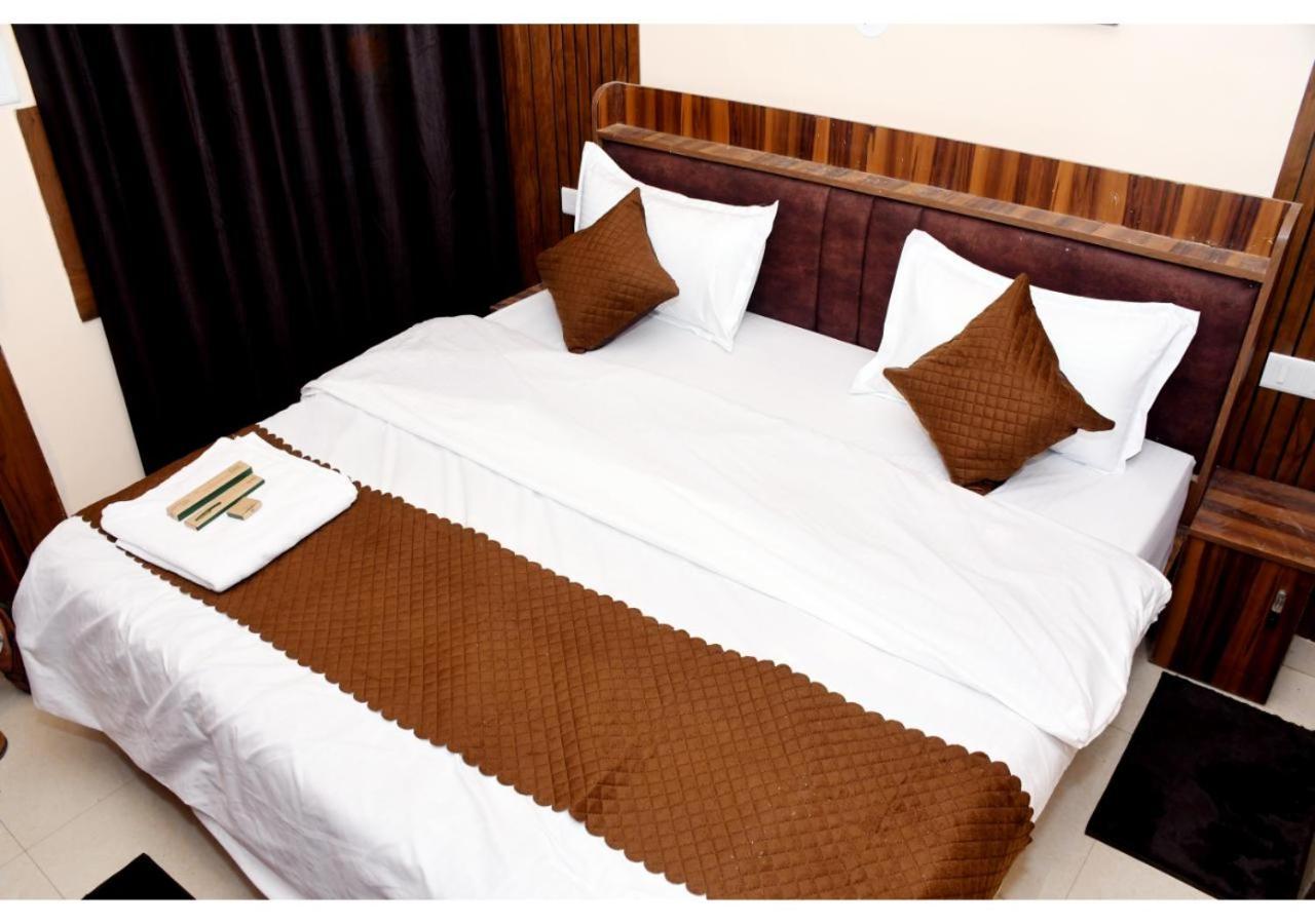Tirupati Balaji Inn Bageshwar Dham Basāri 外观 照片