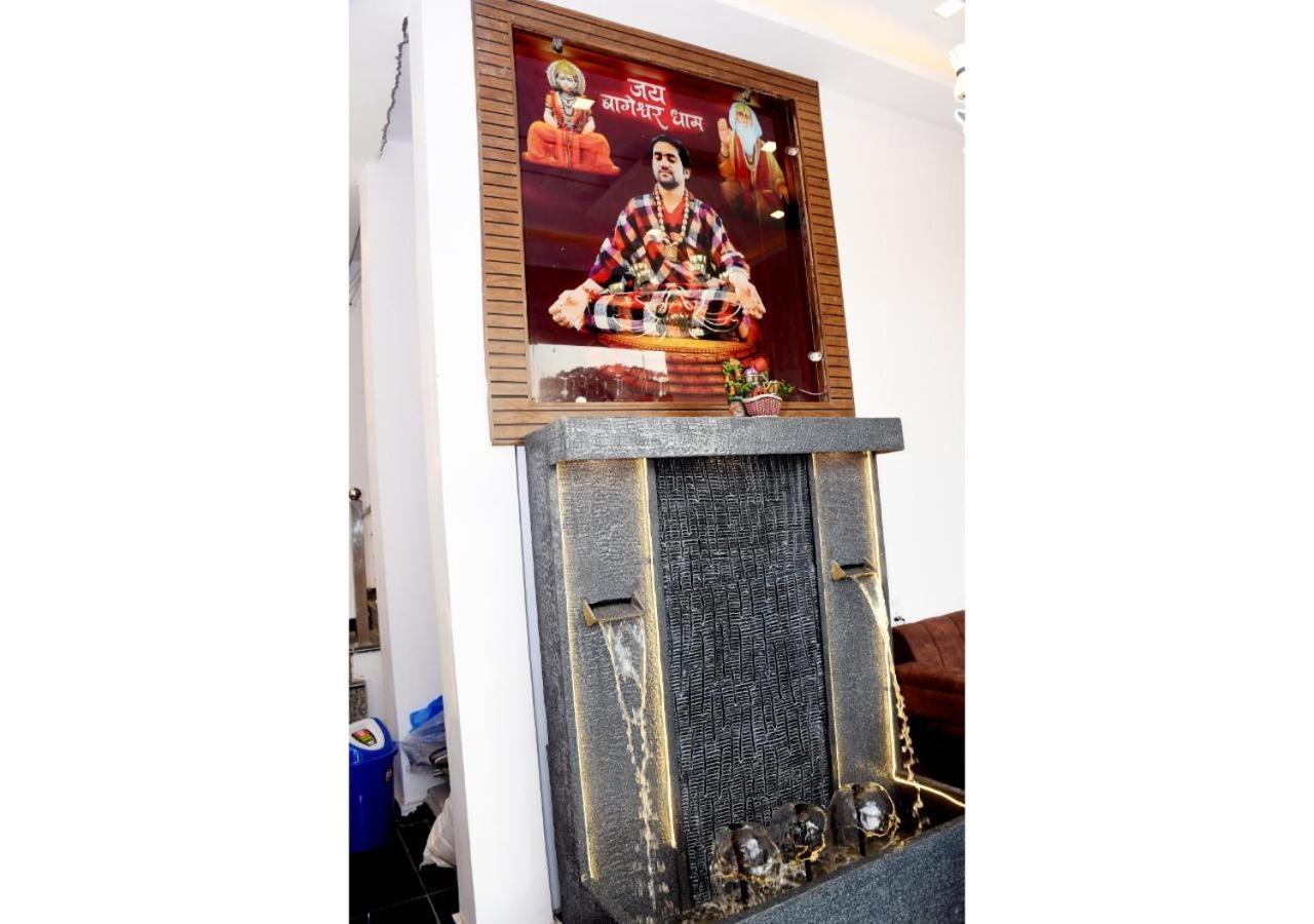 Tirupati Balaji Inn Bageshwar Dham Basāri 外观 照片